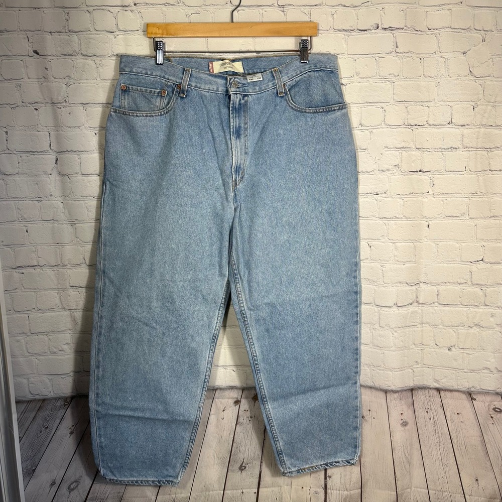 Levis 560 Comfort Fit Jeans Mens 40x30 Light Wash Tapered Leg Denim Blue